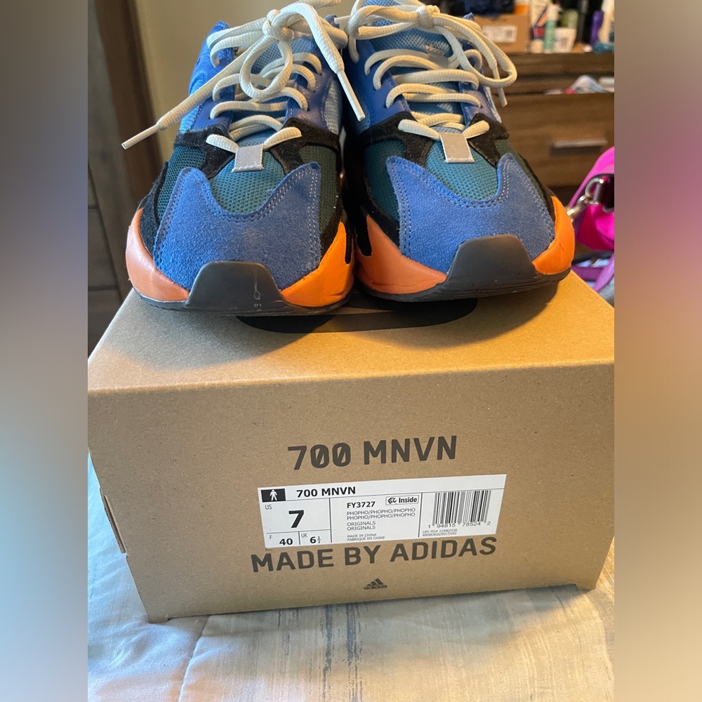 Yeezy 700